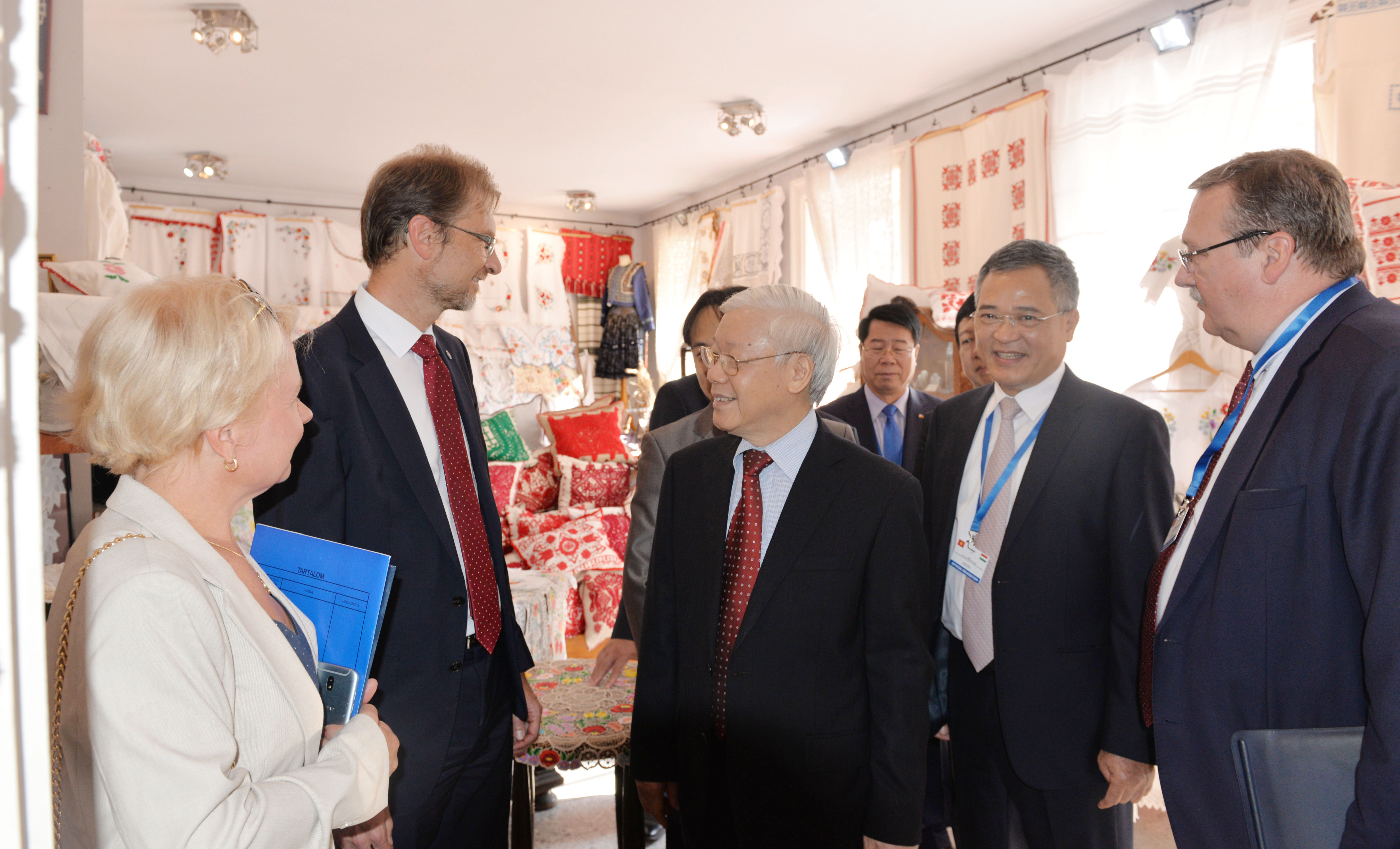 Tổng Bí thư Nguyễn Phú Trọng thăm thành phố Szentendre